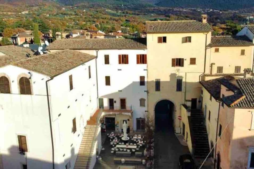 La Casina Di Nada Apartment Massa Martana Exterior foto